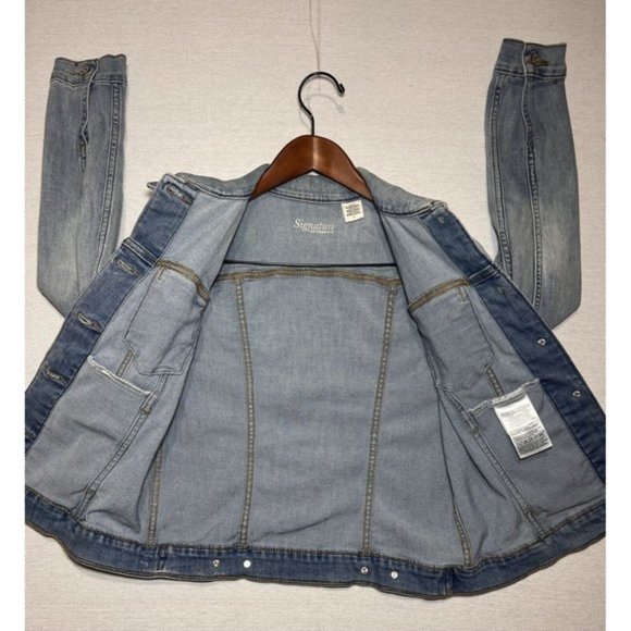 Signature by Levi Strauss Jean Jacket Women Sz Small Blue Light Wash Casual - Picture 9 of 13